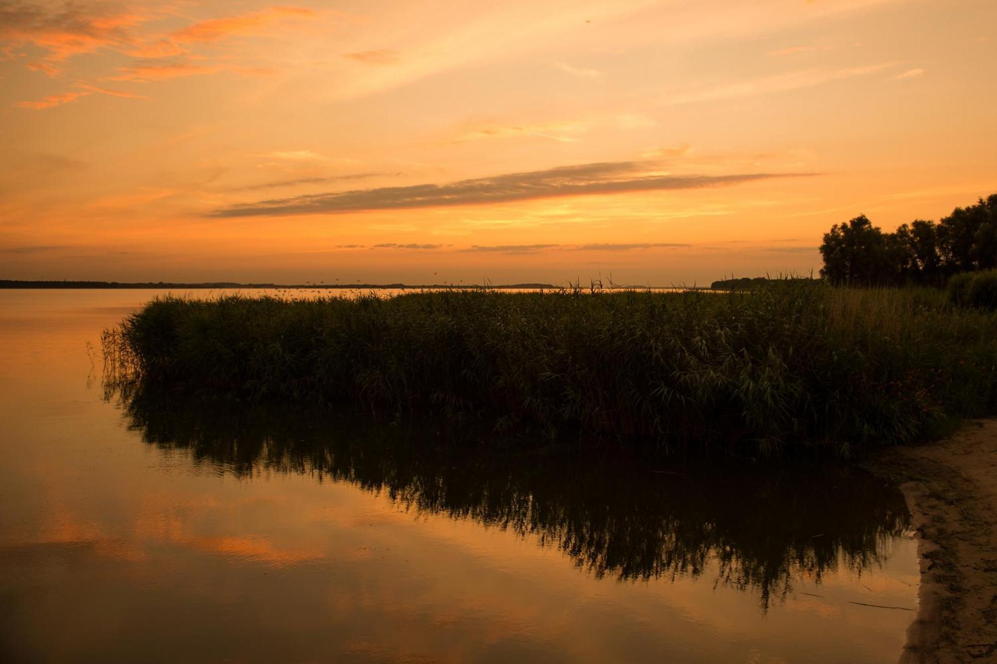 Peeneblick - Traumhaus In Exklusiver Direktlage Am Wasser Mit Eigenem Bootssteg Fuer 8 Personen Rankwitz Zewnętrze zdjęcie